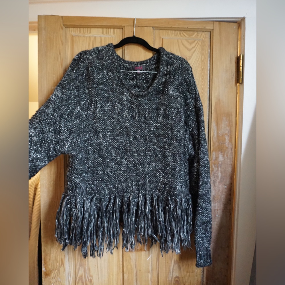 Sweater fringe bottom and sparkle